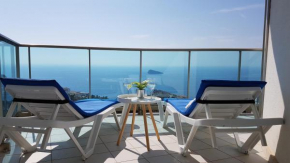 36th floor - Highrise apartment with private terrace & amazing sea views